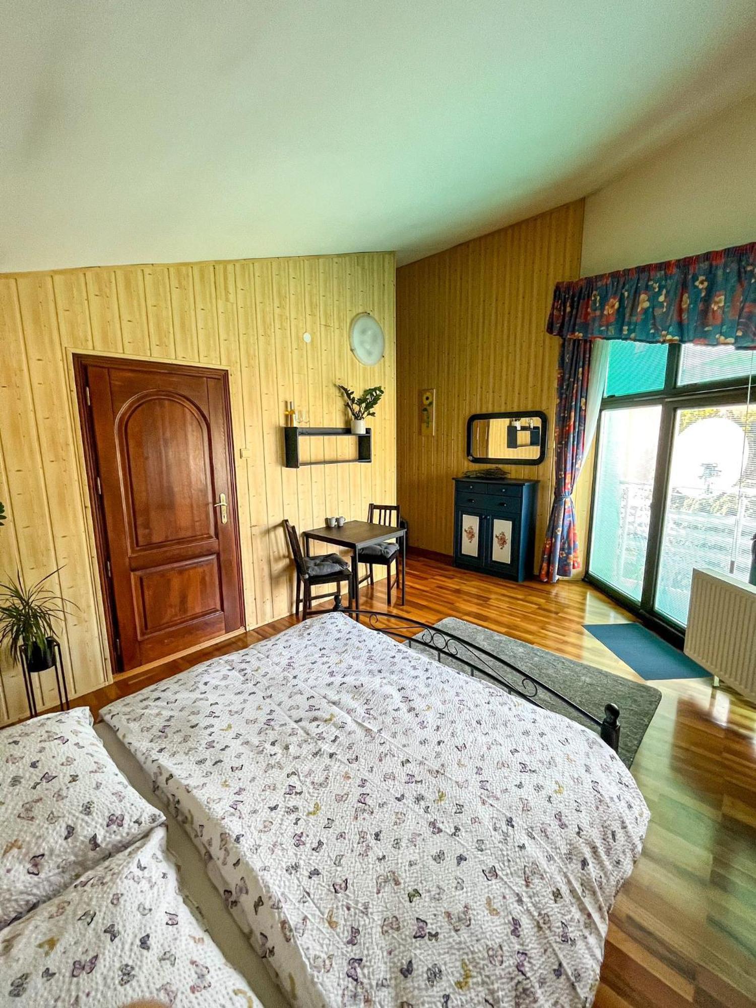 Cozy Rooms In Wine Town - モドラ 部屋 写真